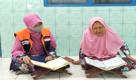 Rumah Zakat menghadirkan program belajar Alquran di Desa Berdaya Gilingan, Surakarta.