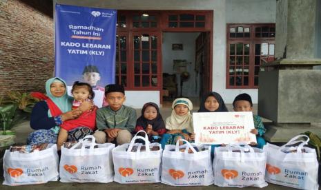 Rumah Zakat menyalurkan amanah dari para donatur kepada 8.824 penerima manfaat. 