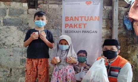 Rumah Zakat menyalurkan bantuan di beberapa wilayah berupa Paket Sedekah Pangan.