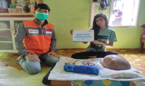 Rumah Zakat menyalurkan bantuan kesehatan dari para donatur KitaBisa kepada Jibran, bayi berusia 6 bulan yang mengalami penyakit langka, Hydrosefalus sejak dilahirkan. 