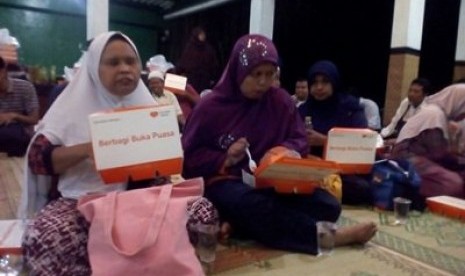 Rumah Zakat menyalurkan bantuan paket Berbagi Buka Puasa (BBP) untuk anggota Ikatan Tunanetra Muslim Indonesia (ITMI).