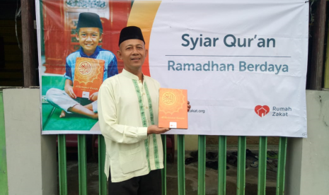 Rumah Zakat menyalurkan paket Syiar Quran (SQ) di Surakarta.