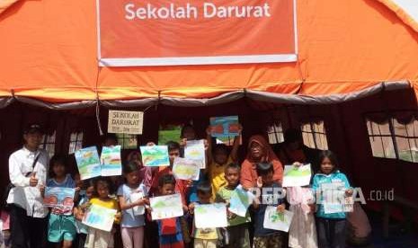 Rumah Zakat (RZ) mendirikan masjid darurat, MCK, dan sekolah darurat di Dusun Kandang Kaoq, Desa Tanjung, Kecamatan Tanjung, Kabupaten Lombok Utara, Nusa Tenggara Barat (NTB).