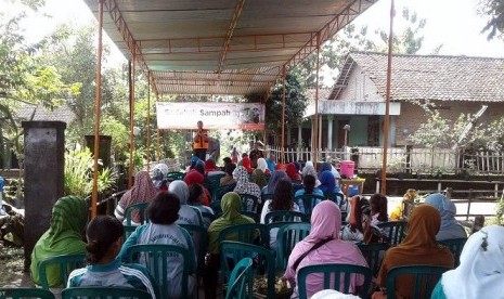 Rumah Zakat (RZ) Solo meluncurkan program Sedekah Sampah di RW 37 Kampung Ngemplaksutan, Kelurahan Mojosongo, Kecamatan Jebres, Solo, belum lama ini 