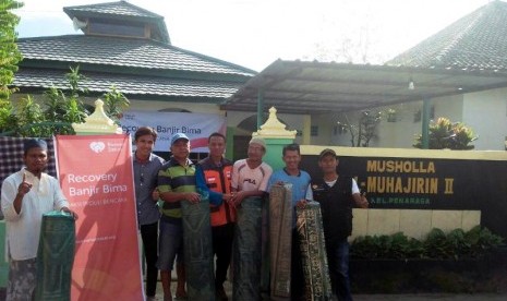 Rumah Zakat Salurkan 107 Karpet untuk Masjid di Bima