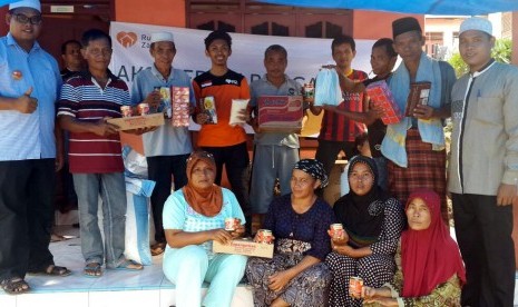 Rumah Zakat Salurkan Bantuan di Padang