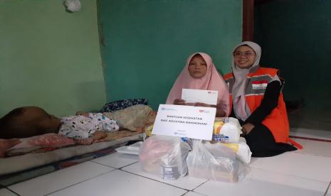 Rumah Zakat salurkan bantuan kesehatan untuk Nike.