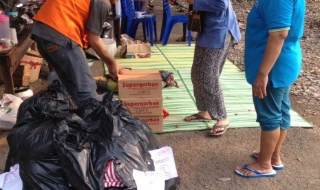 Rumah Zakat salurkan bantuan untuk korban kebakaran di Pasar Minggu, Jakarta.