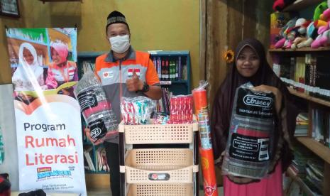 Rumah Zakat salurkan bantuan untuk Rumah Literasi Asma Nadia.