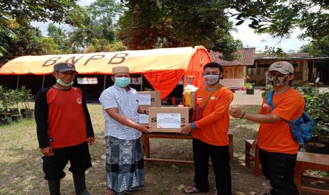 Rumah Zakat Salurkan Bantuan Vitamin C untuk Santri 