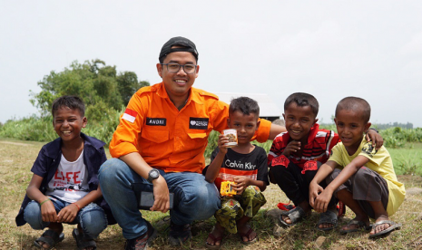 Rumah Zakat salurkan kornet Superqurban untuk bantu pemenuhan gizi anak-anak Rohingya.