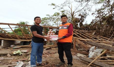 Rumah Zakat salurkan Superqurban untuk santri korban puting beliung di Cilegon.