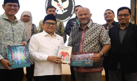 Rumah Zakat, sebagai anggota aktif dari Perhimpunan Filantropi Indonesia, Forum Zakat, dan Humanitarian Forum Indonesia, menghadiri pertemuan untuk bersilaturahmi sekaligus melaporkan kegiatan kepada Menteri Koordinator Pemberdayaan Masyarakat.