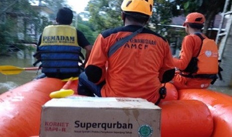 Rumah Zakat telah mendistribusikan sebanyak 60 paket Super qurban untuk cadangan pangan para korban terdampak banjir di Desa Poi, Kecamatan Dolo Selatan, Kabupaten Sigi, Sulawesi Tengah