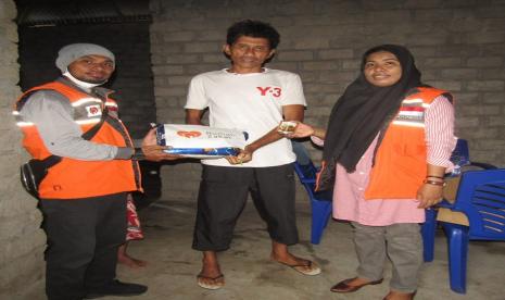 Rumah Zakat terus melakukan kegiatan penyaluran khususnya kepada masyarakat terdampak Covid-19. Seperti yang dilakukan di Desa Berdaya Loto, Kecamatan Ternate Utara, Ternate, Rabu (1/7).