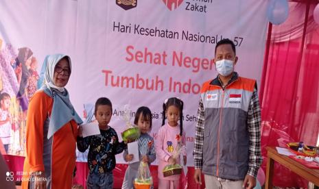 Rumah Zakat turut berupaya menurunkan angka stunting di Kabupaten Sukabumi. Caranya dengan menggelar kegiatan Workshop Pemberian Makanan Bayi dan Anak (PMBA) dan Lomba Balita Sehat di Desa Kertaangsana Kecamatan Nyalindung, Kabupaten Sukabumi.