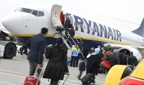 Ryan Air delay 51 jam