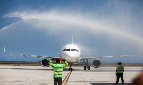 Saat ini Bandara YIA mulai beroperasi untuk penerbangan komersial.