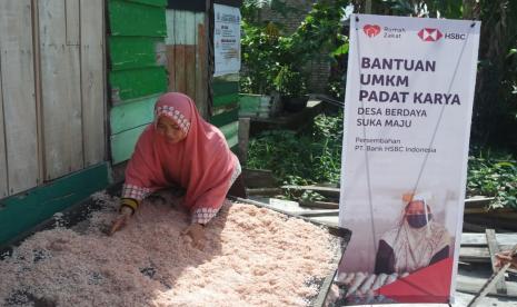 Saat ini di sekitar Kota Tanjung Tiram, kabupaten Batu Bara, Sumatra Utara sedang musim Udang Kecepai. Tentunya ini merupakan rezeki buat para nelayan baik nelayan kecil maupun nelayan besar. Sama halnya dengan nelayan yang menjadi binaan BUMMas Jauzul Hind