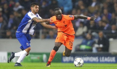 Sadio Mane (kanan).