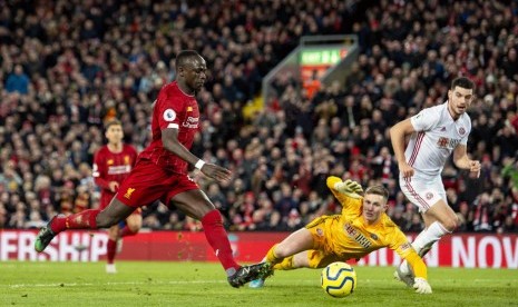 Sadio Mane mencetak gol kedua Liverpool ke gawang Sheffield United.