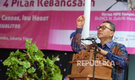 Safari Kebangsaan. Ketua MPR RI Zulkifli Hasan memberikan paparan kenegaraan saat Safari Kebangsaan di Rutan Klas II A Pondok Bambu, Jakarta, Jumat (27/5). 