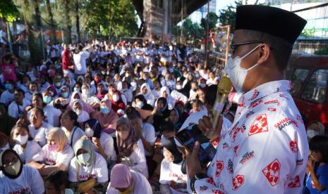 Saga bergerak di lima provinsi dalam nuansa Jumat berkah.