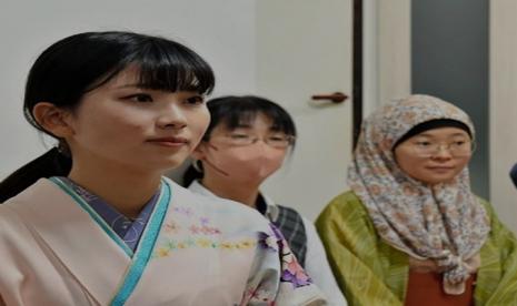 Saki Takao, wanita Jepang yang menjadi mualaf.