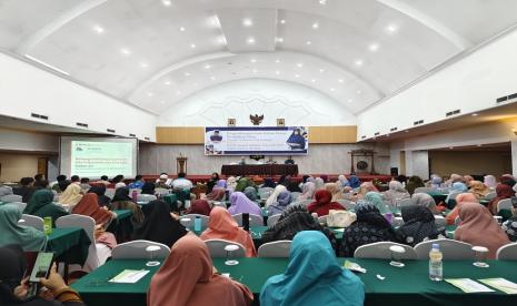 Sakinah Finance mengadakan workshop pendidikan dan perencanaan keuangan bagi guru dan penyandang disabilitas di Kota Medan. Acara yang diadakan di Gelora Ballroom Hotel Madani tersebut dihadiri oleh 160 orang guru dari Yayasan Al Hijrah Deli Serdang dan 20 orang perwakilan pengurus Persatuan Penyandang Disabilitas Indonesia kota Medan. 