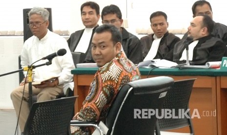 Saksi Andi Windo Wahyudi yang melaporkan postingan Buni Yani hadir pada sidang lanjutan kasus dugaan pelanggaran Undang-undang Informasi dan Transaksi Elektronik (ITE) yang menjerat Buni Yani, di Gedung Arsip dan Perpustakaan Daerah Kota Bandung, Kota Bandung (Ilustrsi)