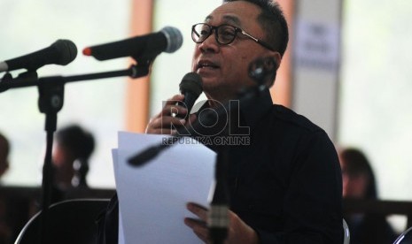 Saksi Mantan Mentri: Ketua MPR RI yang juga mantan Menteri Kehutanan, Zulkifli Hasan saat memberikan kesaksian dalam sidang lanjutan perkara dugaan suap alih fungsi hutan dengan terdakwa Gubernur Riau nonaktif Annas Maamun, di Ruang sidang utama Tipikor, P