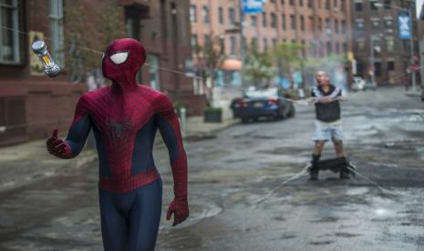 Salah satu adegan dalam film The Amazing Spider-Man.