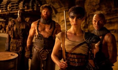 Salah satu adegan di film Furiosa: A Mad Max Saga.