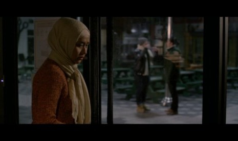 Salah satu adegan di film Jilbab Traveler: Love Sparks in Korea, roduksi Rapi Films