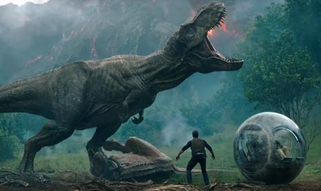 Salah satu adegan di film Jurassic World: Fallen Kingdom.