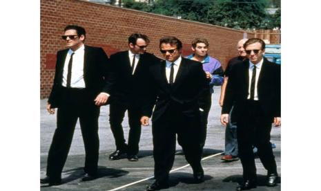 Salah satu adegan di film Reservoir Dogs. Ini merupakan salah satu film Hollywood yang syuting di satu lokasi.