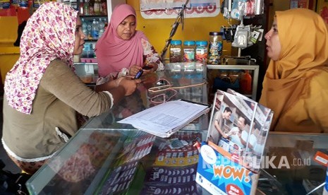 Salah satu agen BPTN Wow! Raja Cell sebuah depot penjual pulsa telepon, selain menjual pulsa juga melakukan transaksi keuangan menabung, menarik uang dan pembayaran lainnya melalui BPTN Wow!. Menurut pemilik Raja Cell, transaksi melalui BPTN Wow! mudah dan tidak rumit tanpa harus menyetor dalam jumlah besar saat membuat rekening.