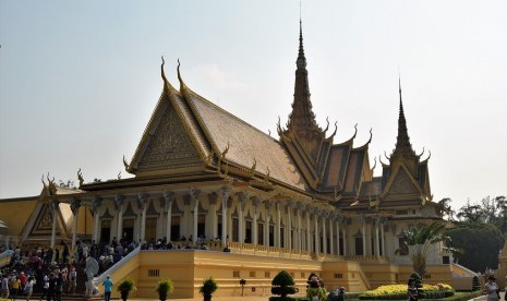 Salah satu atraksi wisata di Kota Phnom Penh, Vietnam. Vietnam belum siap mengizinkan turis asing masuk karena dikhawatirkan dapat menyebabkan gelombang baru pandemi virus corona.