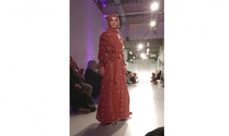 Salah satu busana yang dipamerkan di London Modest Fashion Week.