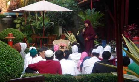 Salah satu ceramah di Daarul Jannah, Bandung.l