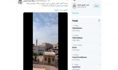 Salah satu cuitan di Twitter tentang azan Kuwait.