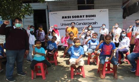 Salah satu dari 25 kampus mitra yaitu Universitas Cendrawasih Papua menggelar Aksi Sobat Bumi bersama para Pertamina Foundation Scholar 2019