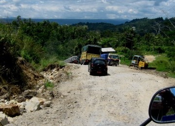 Salah satu jalan di Aek Lotung, Sumatera Utara.