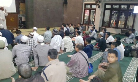 Salah satu kajian di Masjid Alumni IPB Bogor.