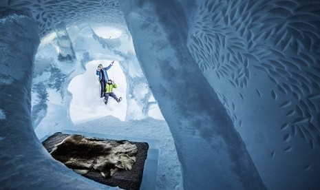 Salah satu kamar di Ice Hotel Swedia.