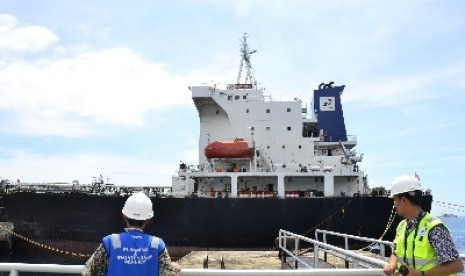 Salah satu kapal tanker milik PT Pertamina.