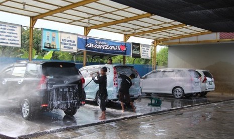 Salah satu kegiatan Avanzanation yaitu free car wash