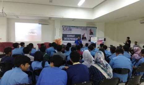 Salah satu kegiatan Seminar kewirausahaan BSI Entrepreneur Center.