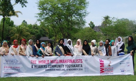 Salah satu kegiatan yang dilakukan finalis Miss World Muslimah selama rangkaian acara yang berlangsung di Yogyakarta, Jawa Tengah.