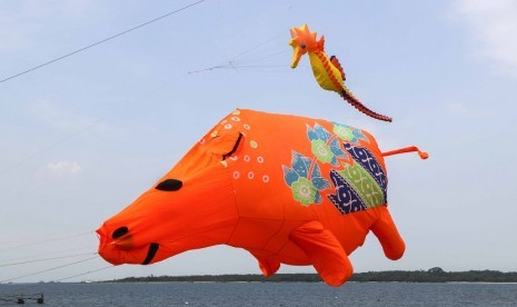 Salah satu layangan hias yang akan diterbangkan di Rhino Kites Festival 2018